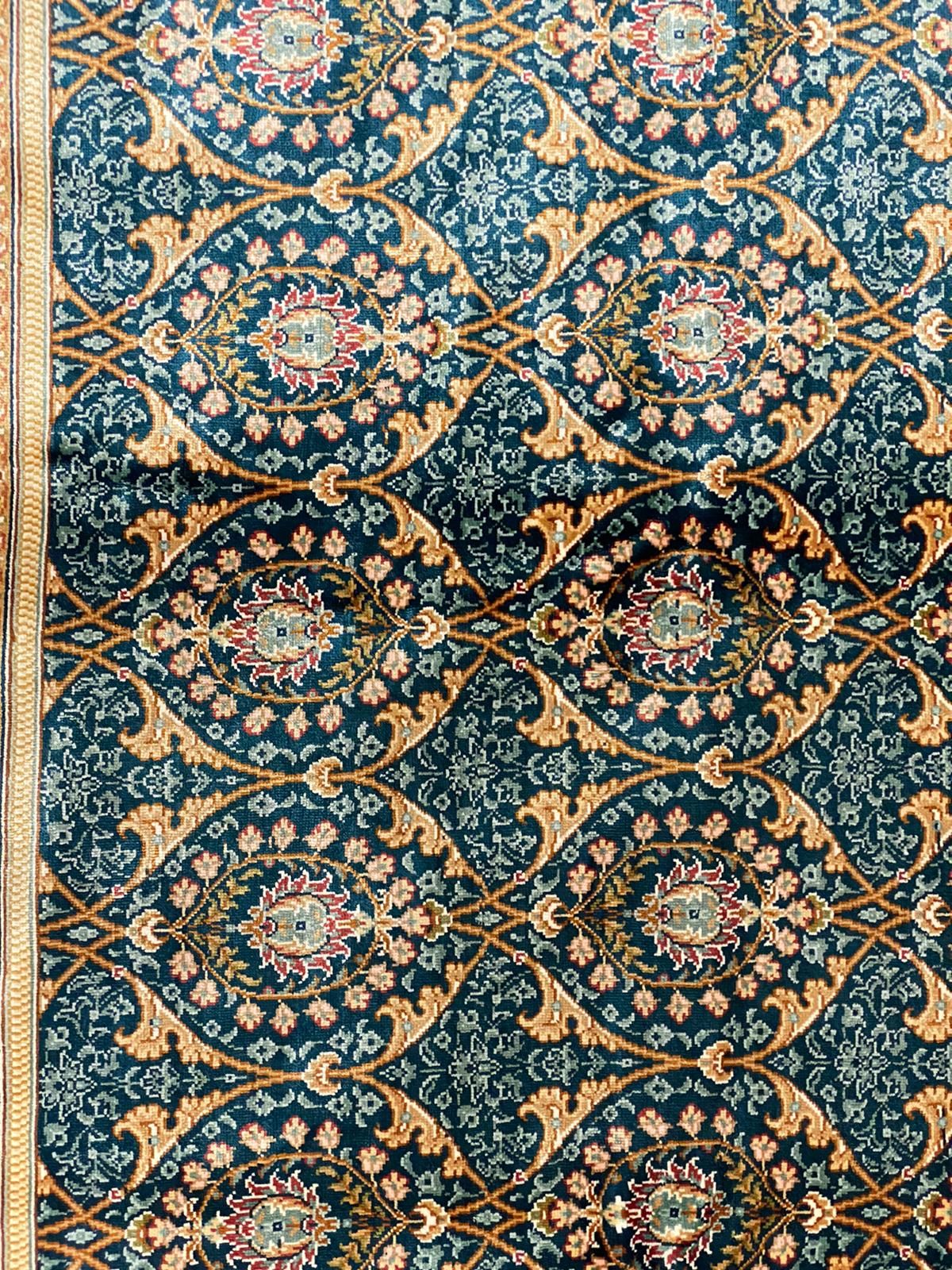 6x8 Blue and White Turkish Silk Rug
