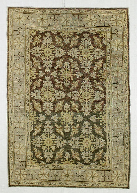 4x6 Brown and Ivory Traditional Rug