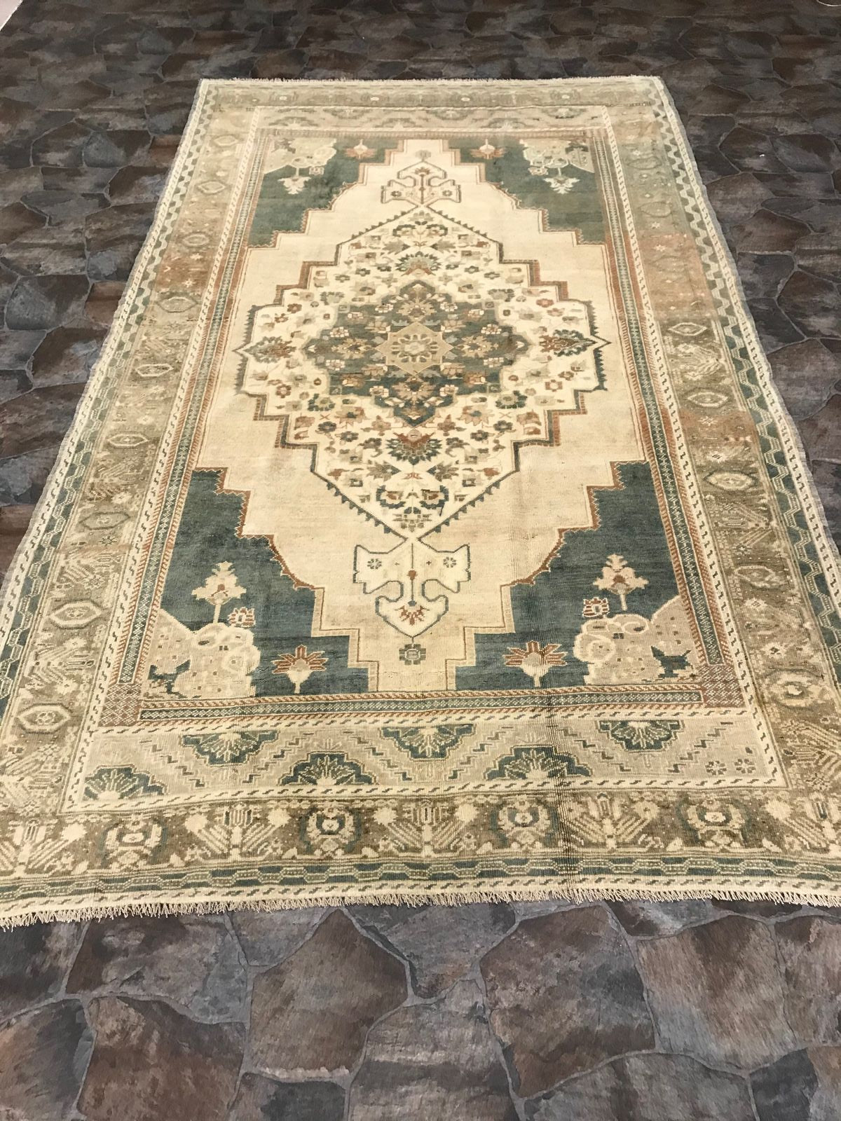6x11 Green and Beige Turkish Tribal Rug