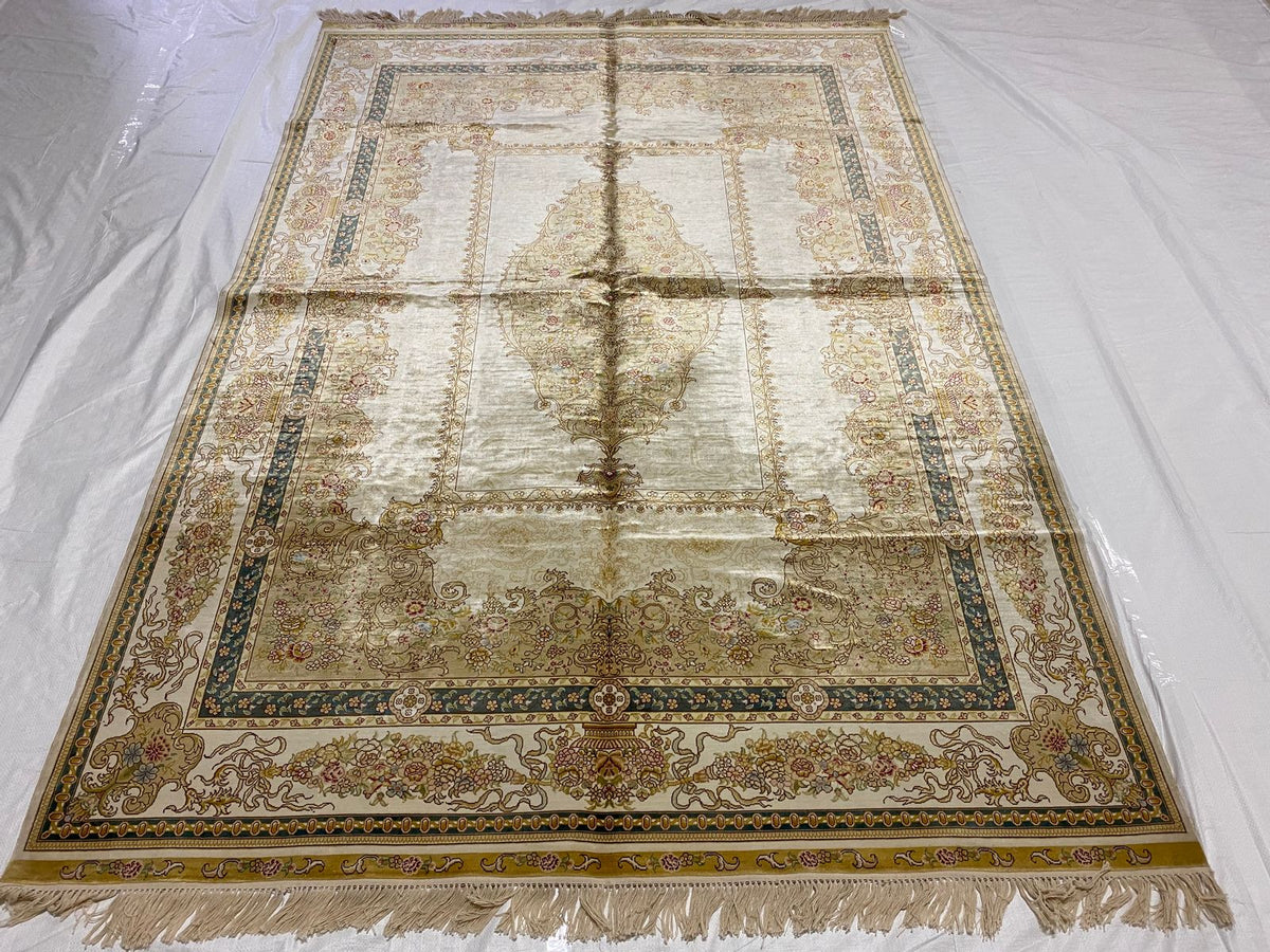 6x8 Ivory and Beige Turkish Silk Rug