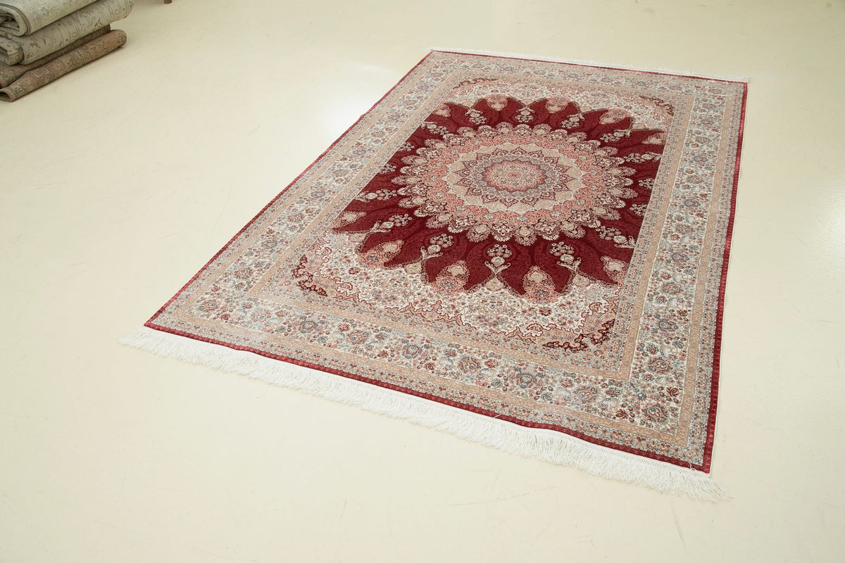 5x8 Red and Ivory Turkish Antep Rug