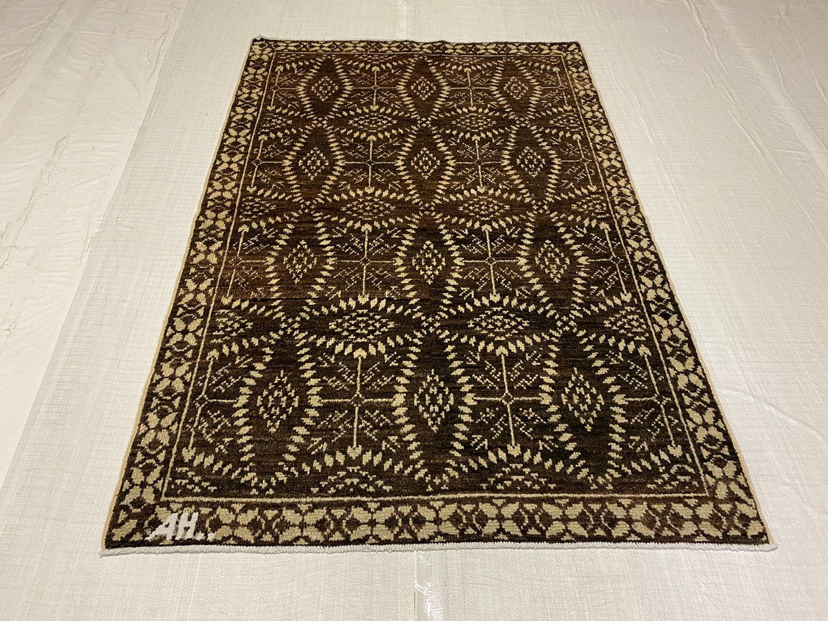 4x6 Brown and Ivory Modern Contemporary Rug
