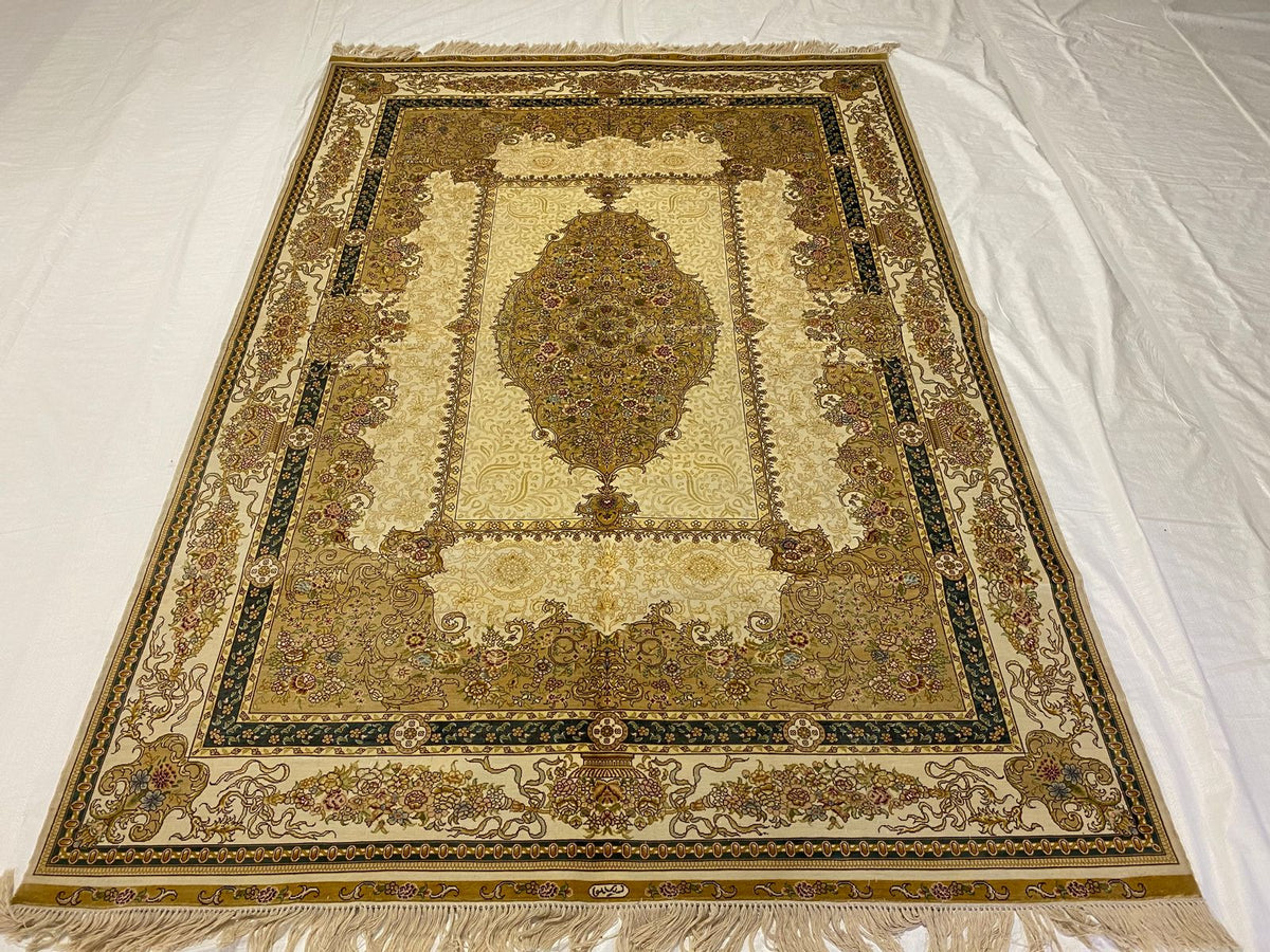 6x8 Ivory and Beige Turkish Silk Rug