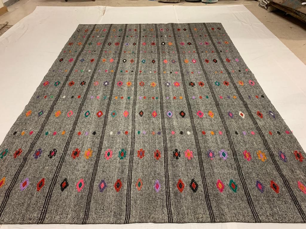 8x11 Off White and Off White Turkish Tribal Rug