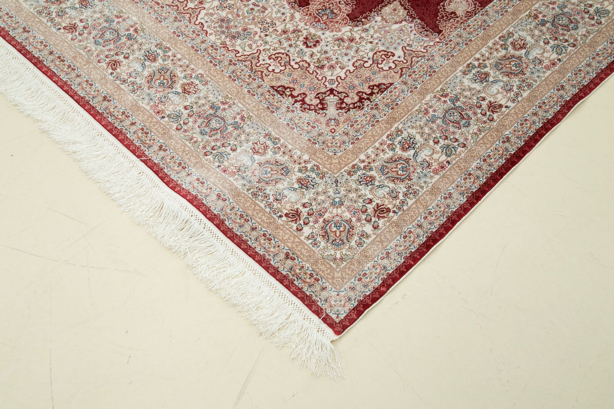 5x8 Red and Ivory Turkish Antep Rug