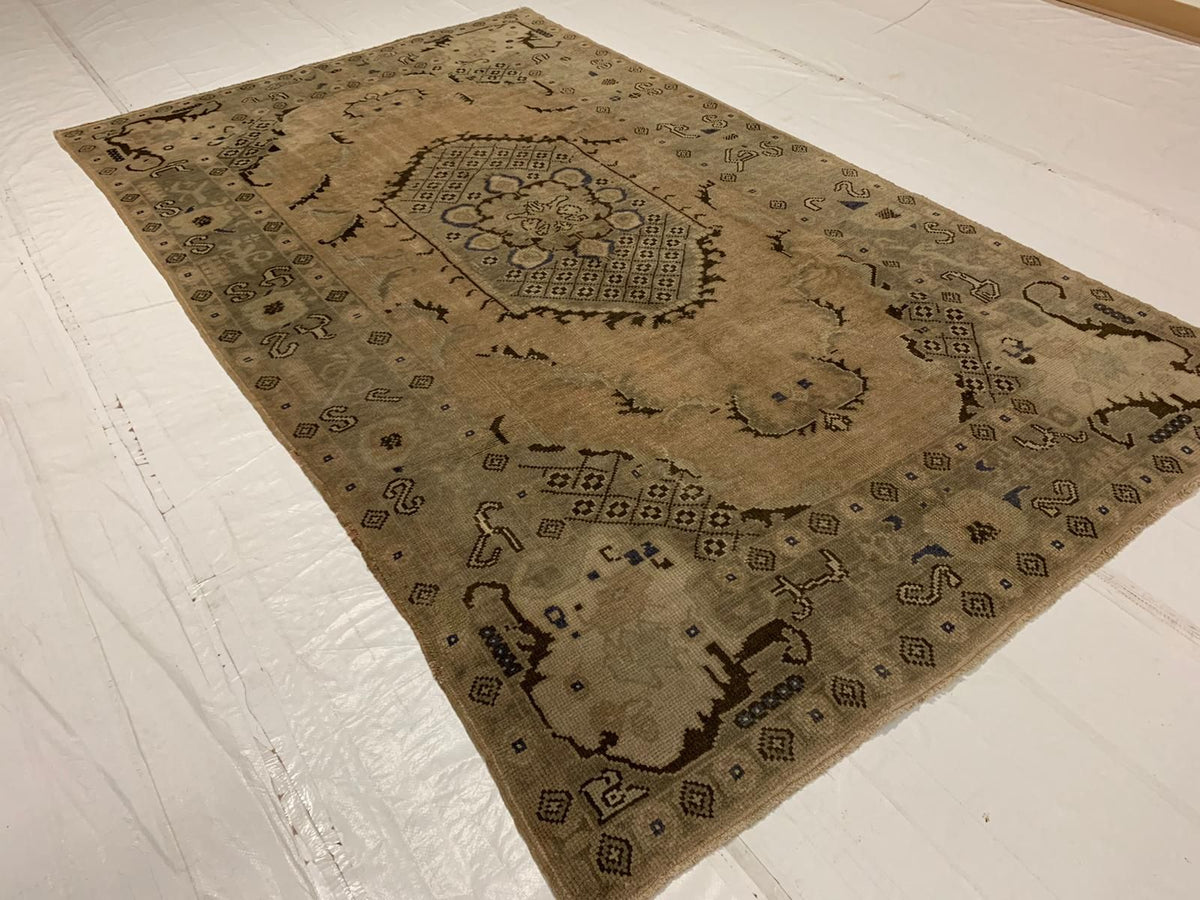 6x10 Ivory Turkish Tribal Rug