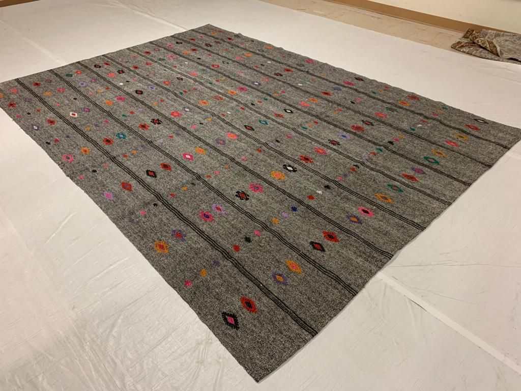 8x11 Off White and Off White Turkish Tribal Rug