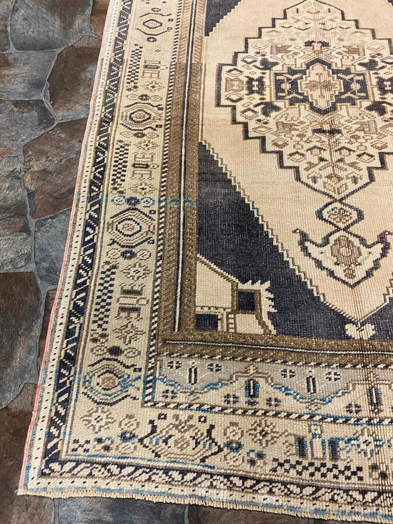 4x6 Gray and Beige Turkish Tribal Rug