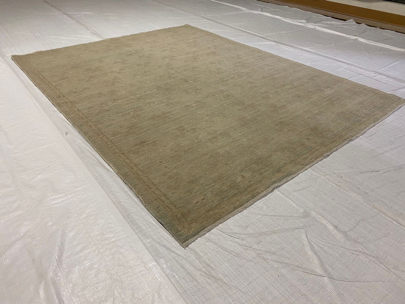 5x7 Ivory and Beige Persian Rug
