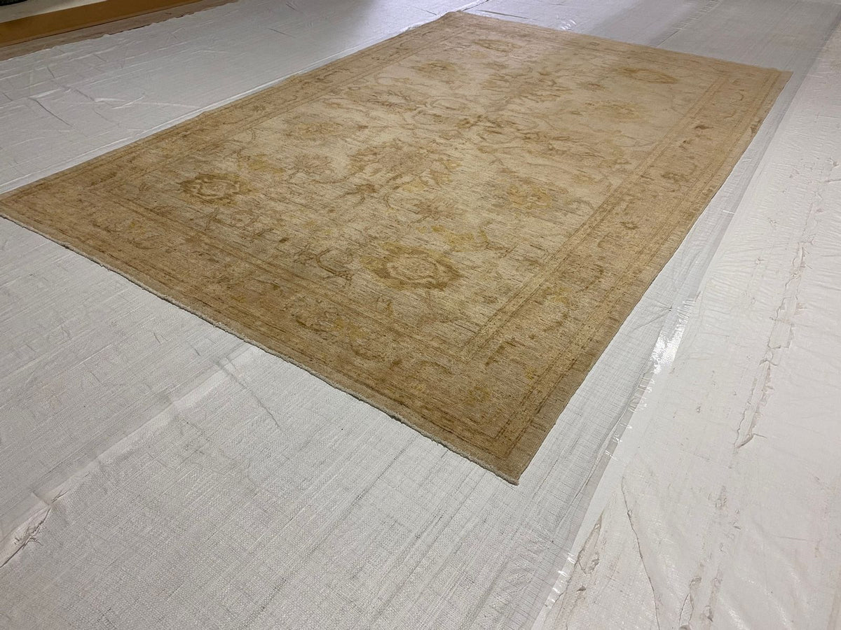 6x9 Ivory and Gold Turkish Oushak Rug