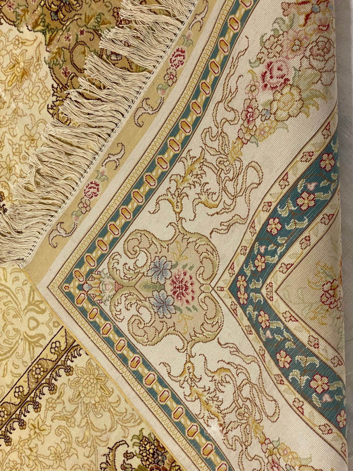6x8 Ivory and Beige Turkish Silk Rug
