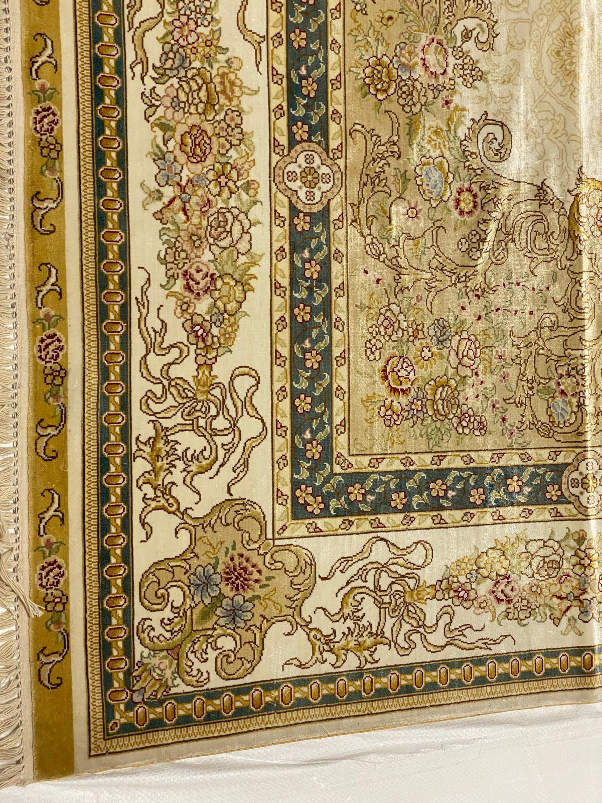 6x8 Ivory and Beige Turkish Silk Rug