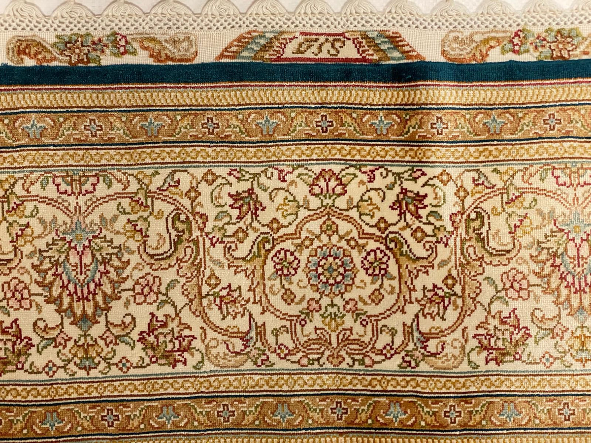 6x8 Blue and White Turkish Silk Rug