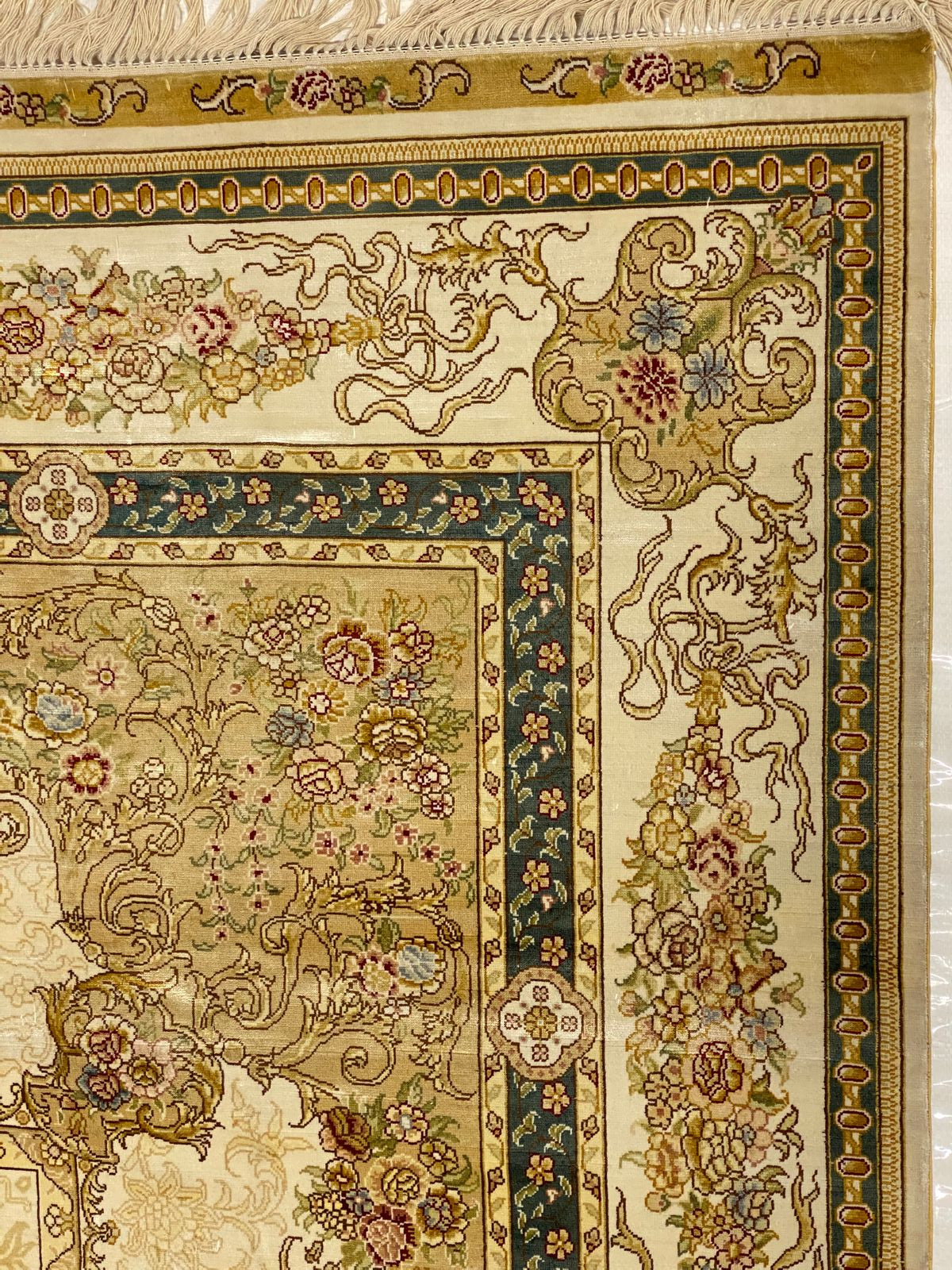 6x8 Ivory and Beige Turkish Silk Rug