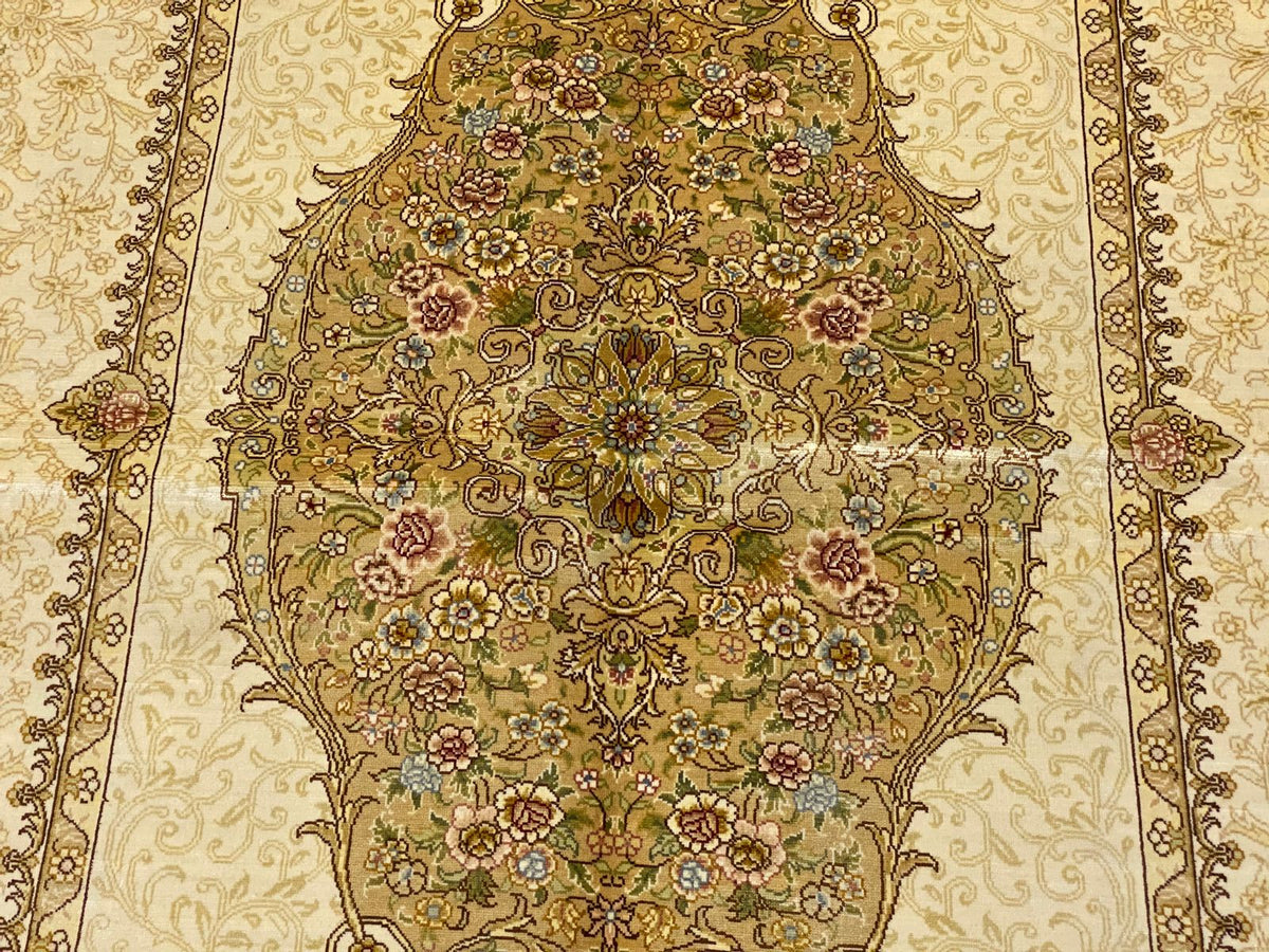 6x8 Ivory and Beige Turkish Silk Rug