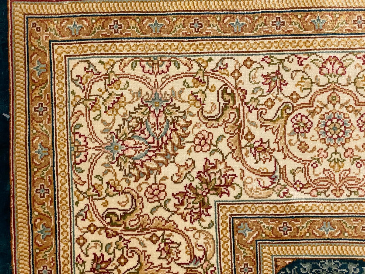 6x8 Blue and White Turkish Silk Rug