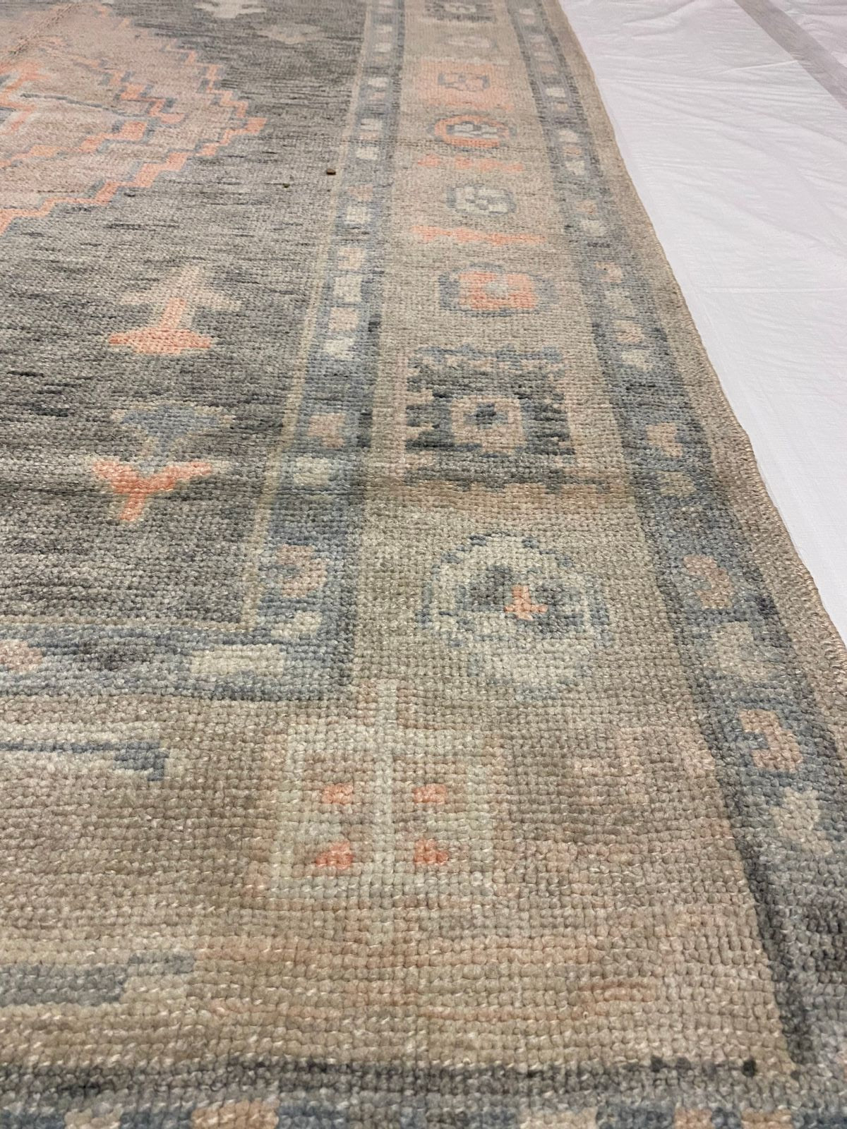 6x8 Gray and Beige Turkish Oushak Rug