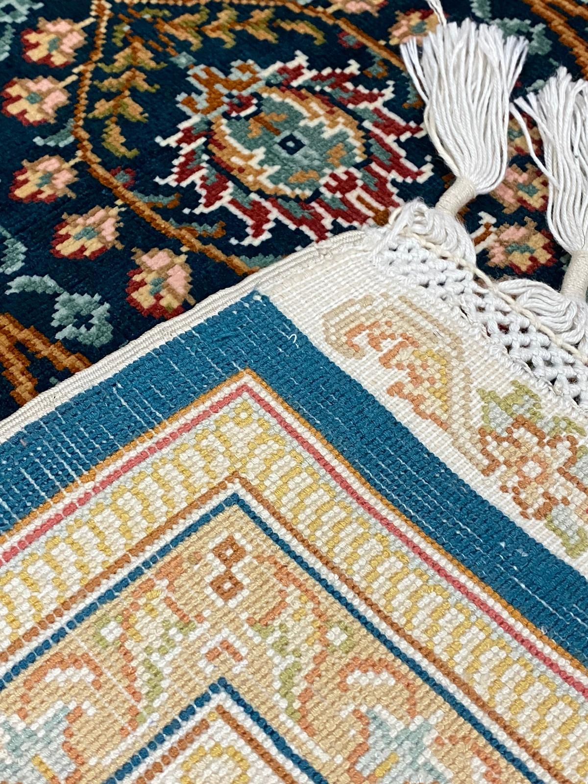 6x8 Blue and White Turkish Silk Rug