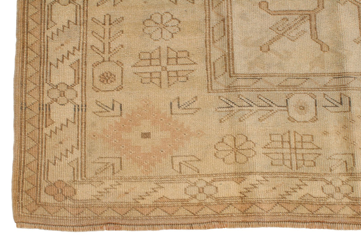 8x11 Ivory Turkish Milas Rug