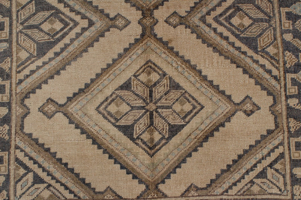 5x7 Beige and Gray Turkish Tribal Rug