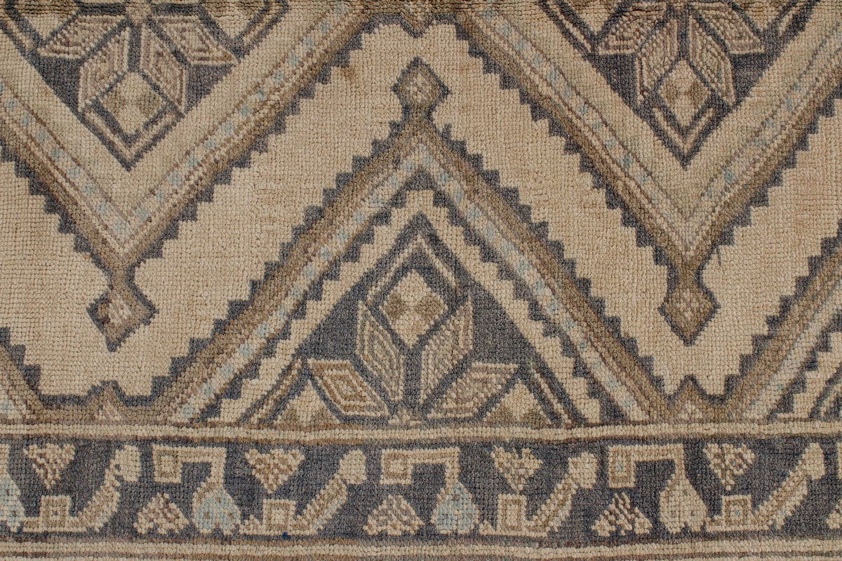 5x7 Beige and Gray Turkish Tribal Rug