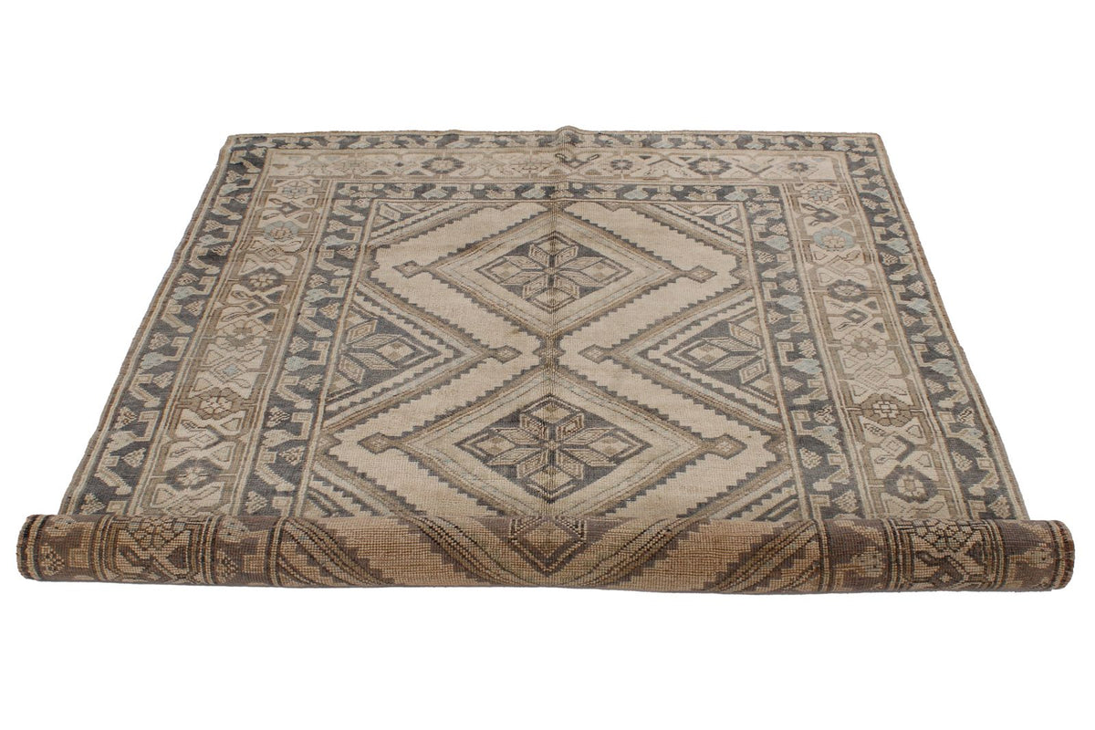 5x7 Beige and Gray Turkish Tribal Rug