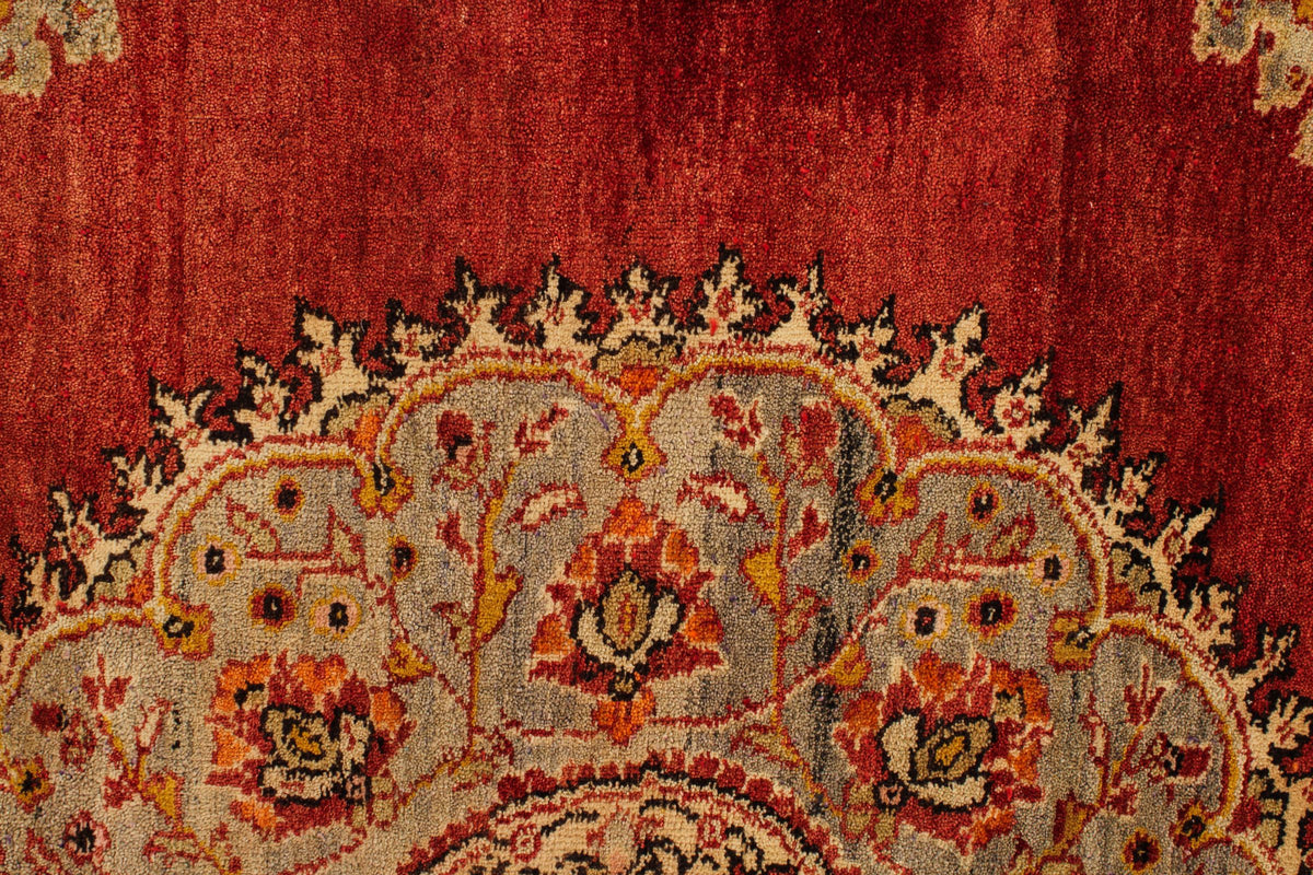 7x10 Red and Green Turkish Traditional Rug