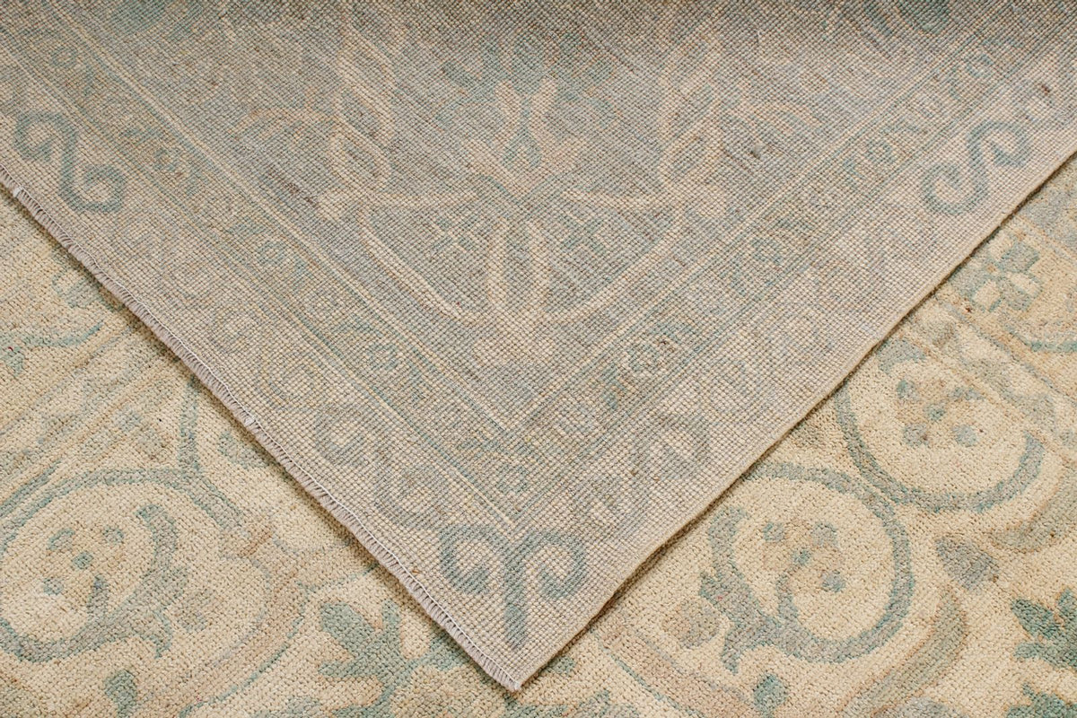 10x14 Ivory and Green Turkish Traditional Rug