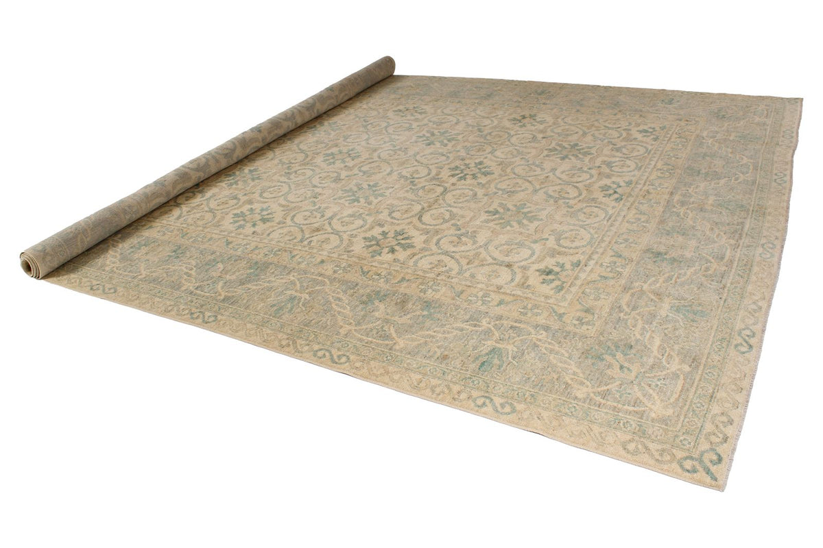 10x14 Ivory and Green Turkish Traditional Rug