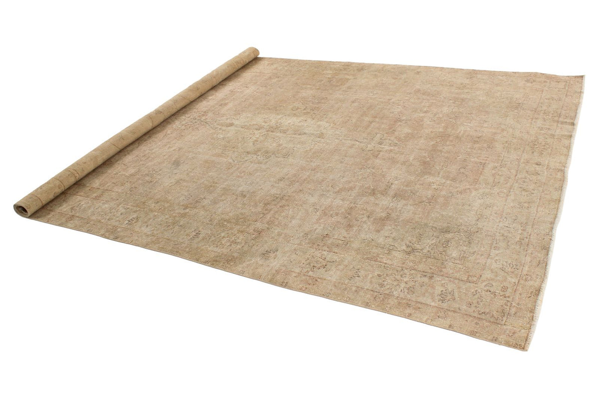 7x10 Beige Turkish Traditional Rug