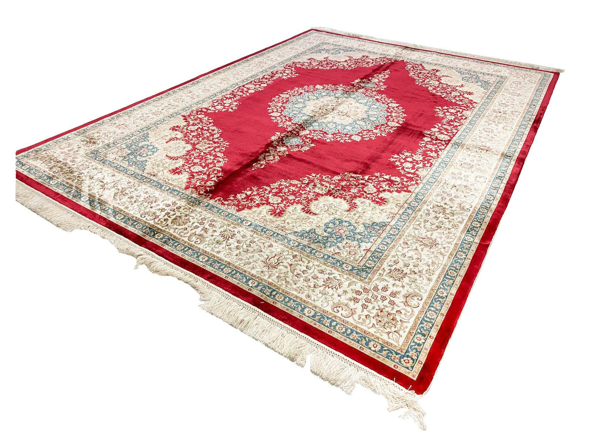 6x8 Red and Ivory Turkish Antep Rug