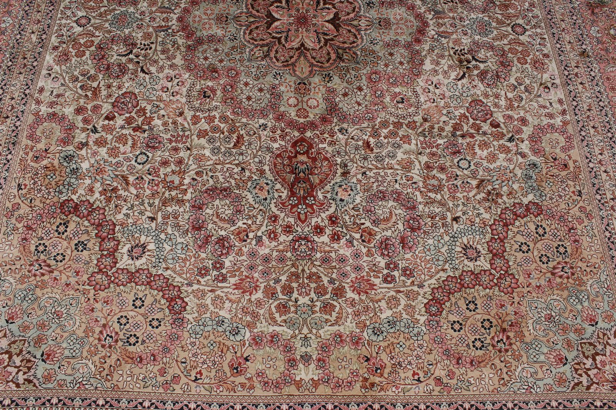 8x10 Ivory and Pink Persian Silk Rug
