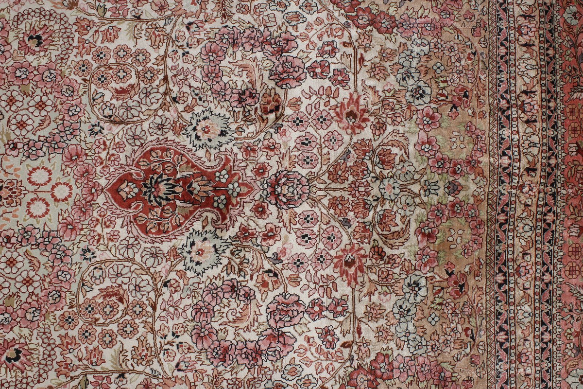 8x10 Ivory and Pink Persian Silk Rug