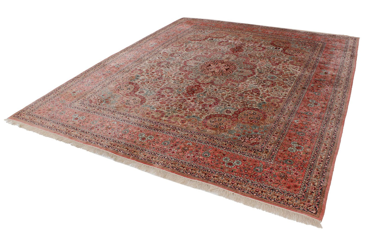 8x10 Ivory and Pink Persian Silk Rug