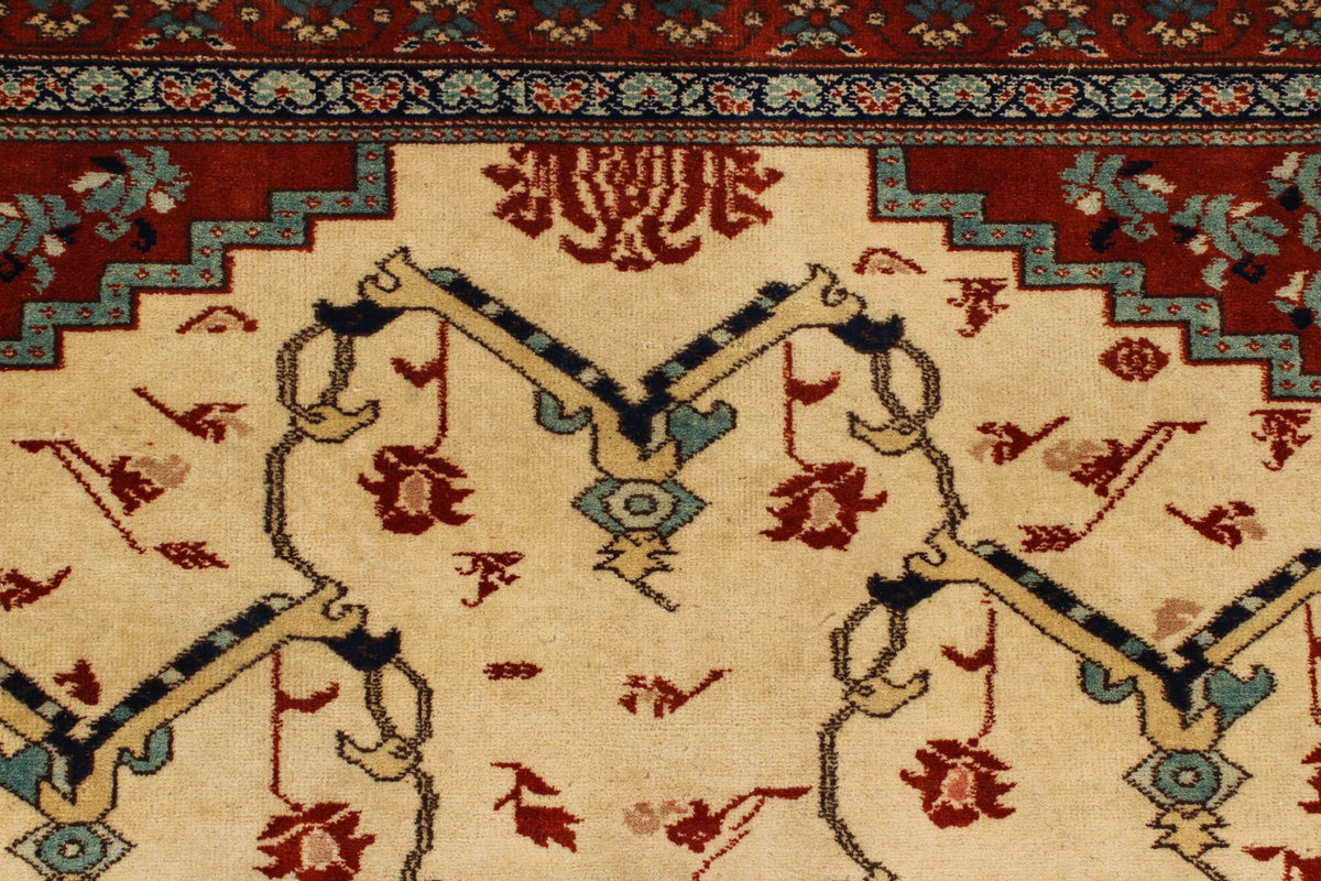 8x10 Ivory Persian Traditional Rug