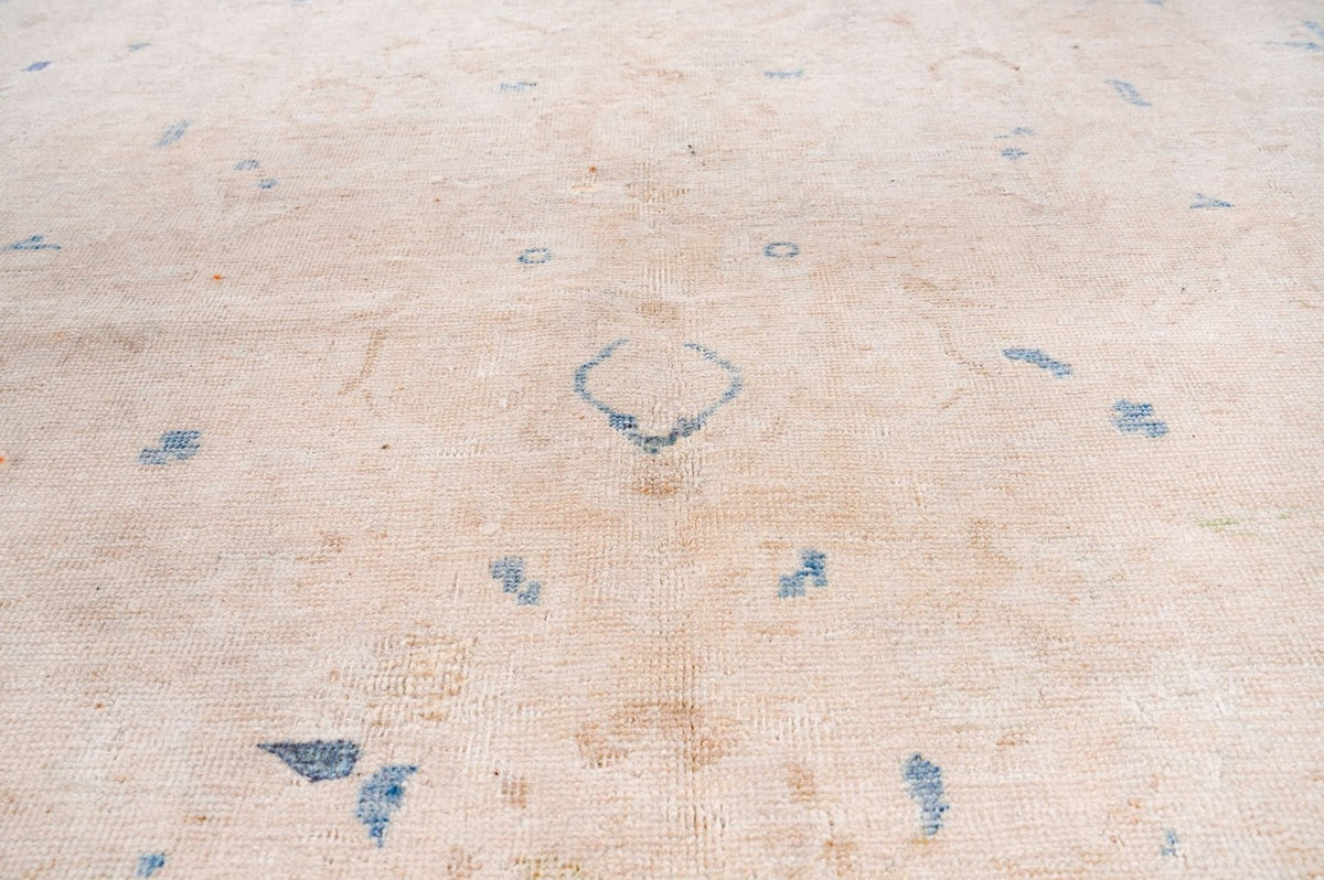 9x14 Ivory and Ivory Persian Rug