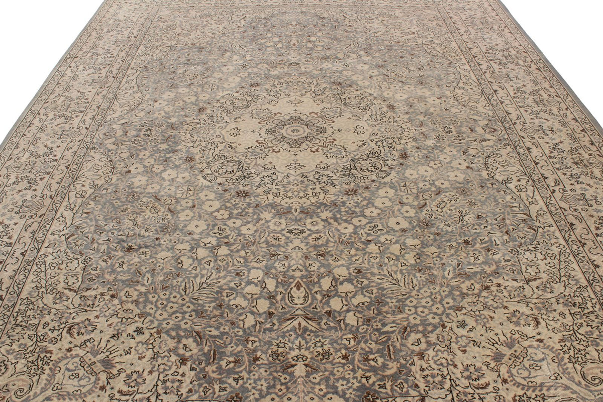 9x12 Brown and Beige Traditional Rug