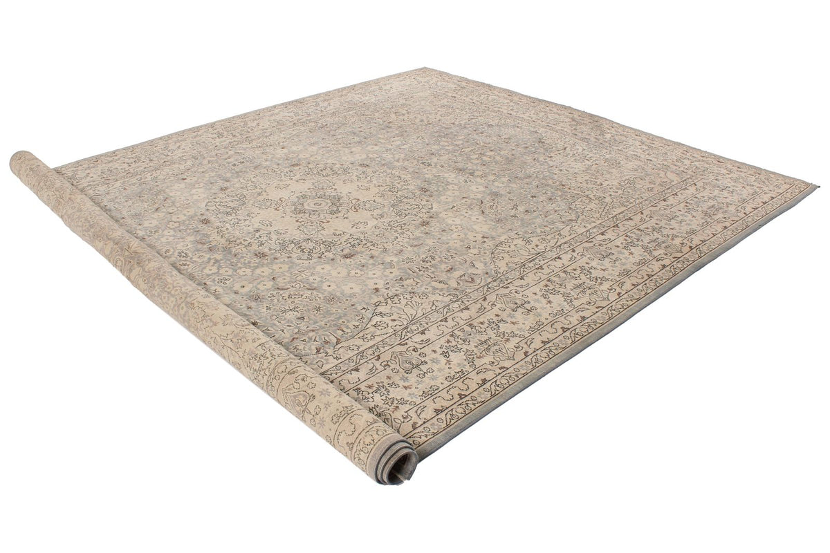 9x12 Brown and Beige Traditional Rug