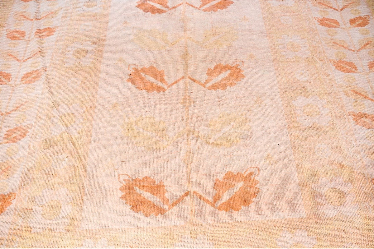 6x9 Beige and Rust Traditional Rug