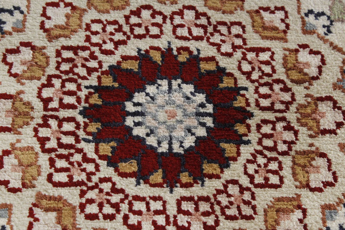 8x10 Red and Ivory Turkish Silk Rug