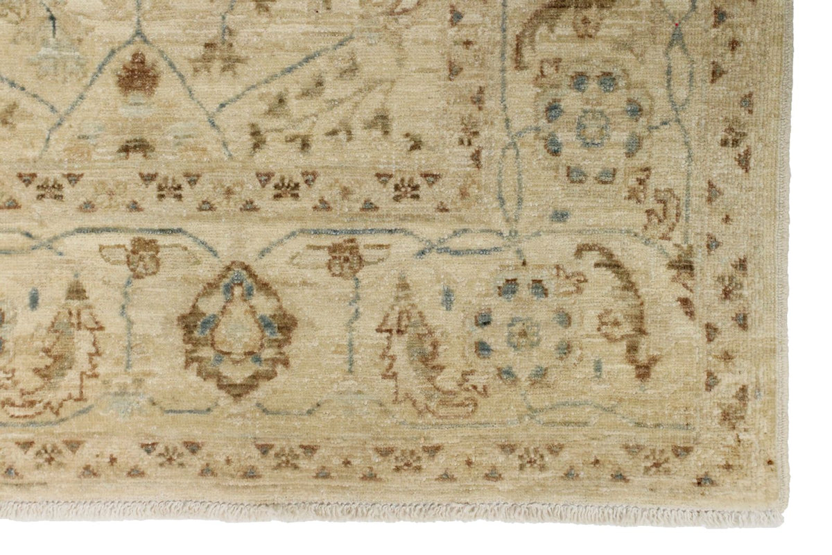 5x8 Blue and Ivory Traditional Rug