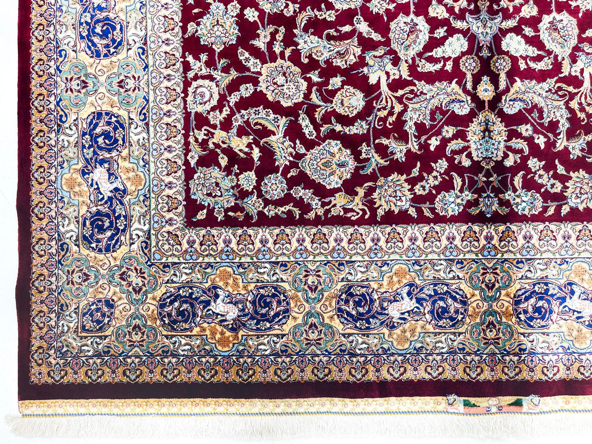 5x7 Red and Ivory Turkish Antep Rug