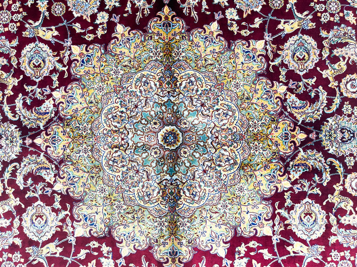 5x7 Red and Ivory Turkish Antep Rug