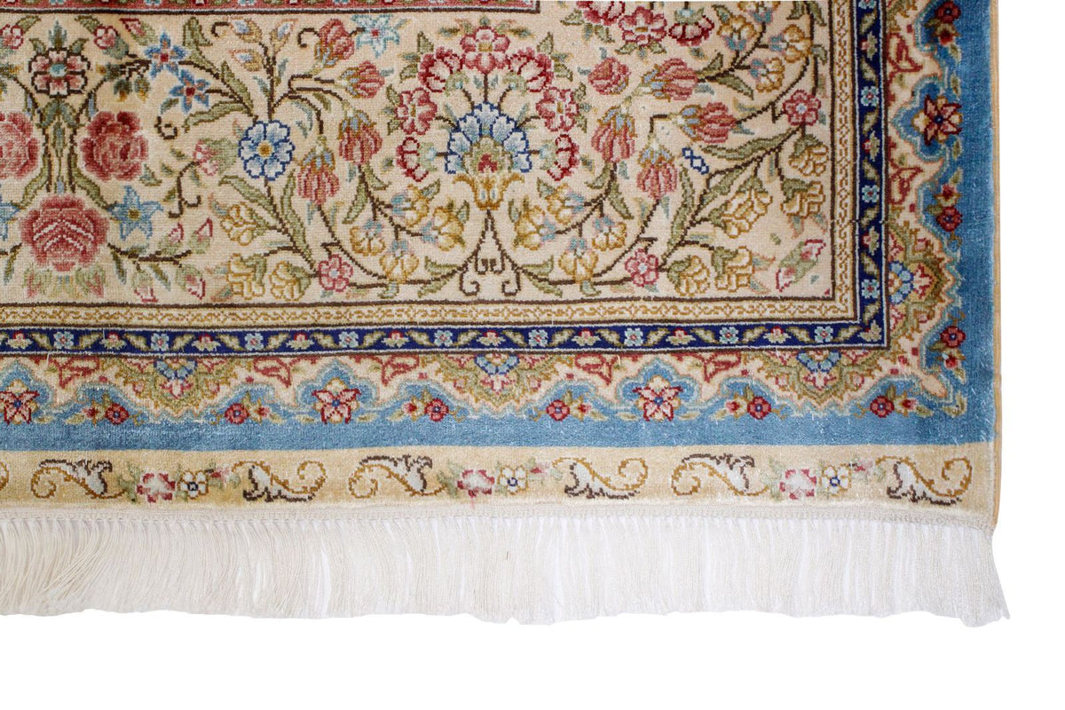 6x9 Ivory and Blue Turkish Silk Rug
