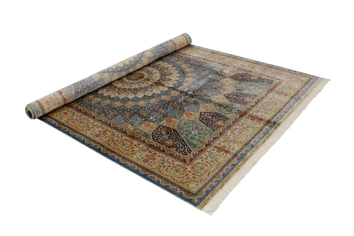 6x9 Ivory and Blue Turkish Silk Rug