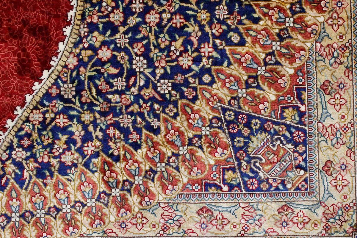 5x8 Red and Red Turkish Silk Rug