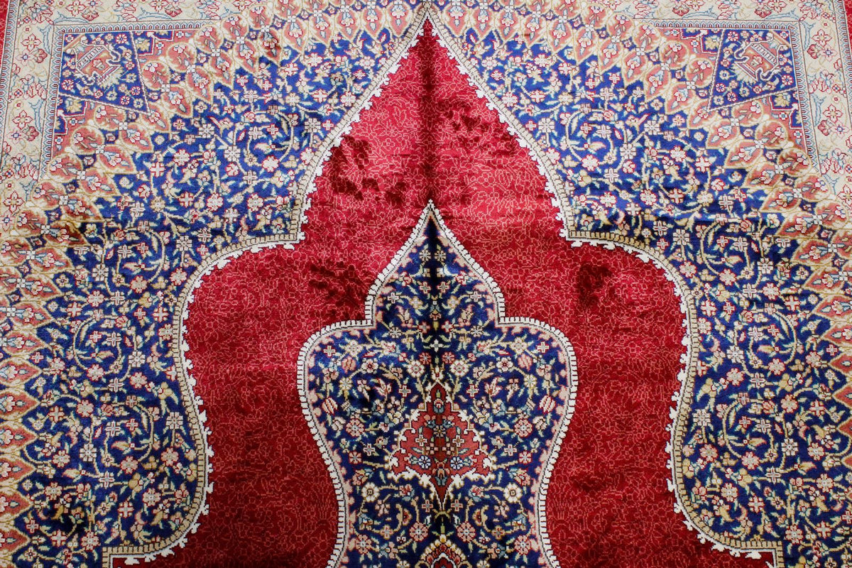 5x8 Red and Red Turkish Silk Rug