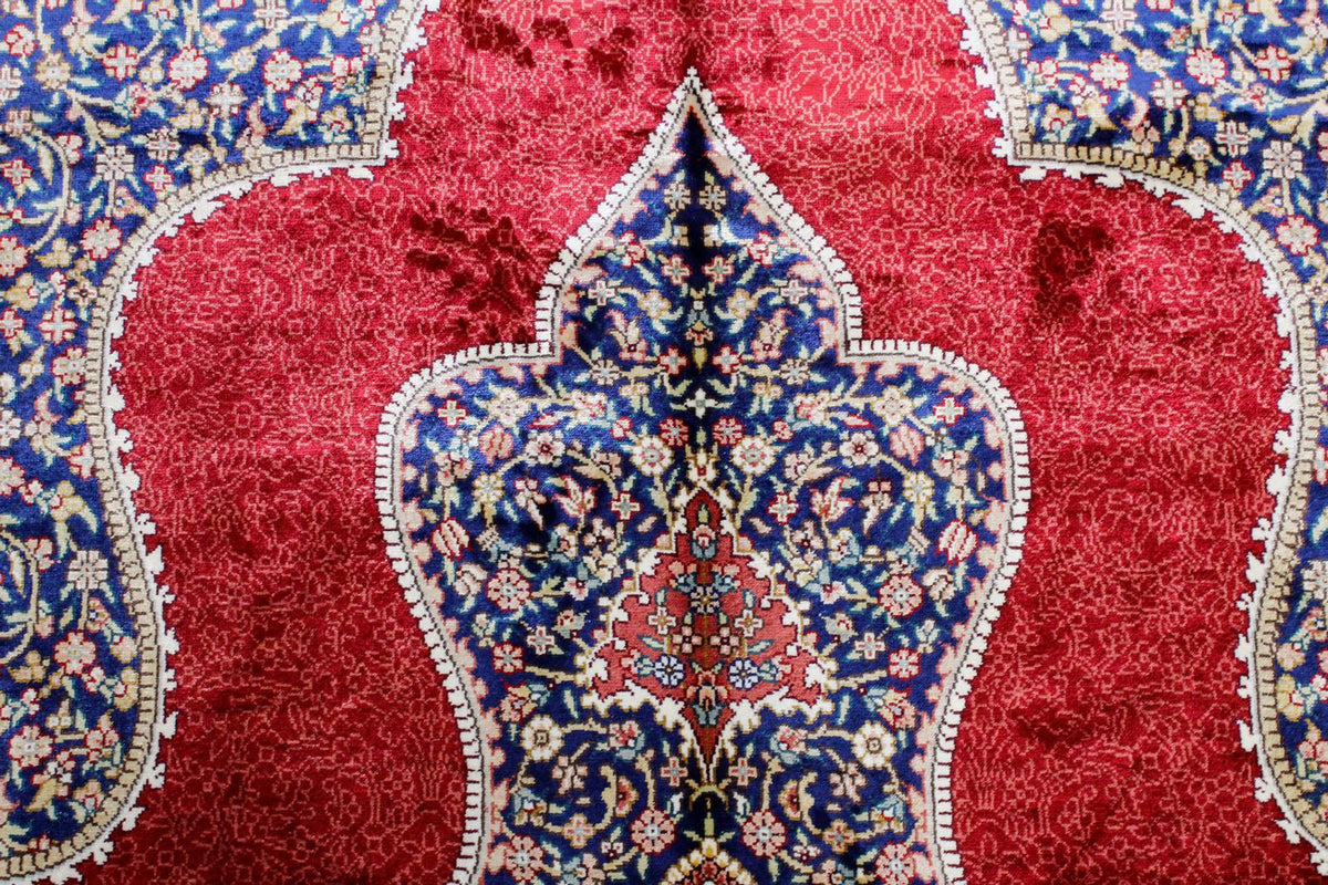 5x8 Red and Red Turkish Silk Rug