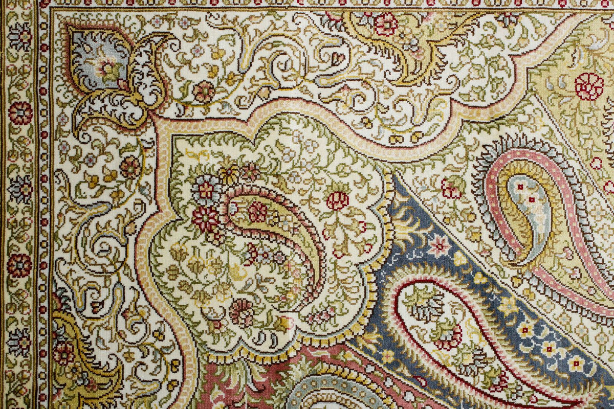 5x7 Ivory and Red Turkish Silk Rug