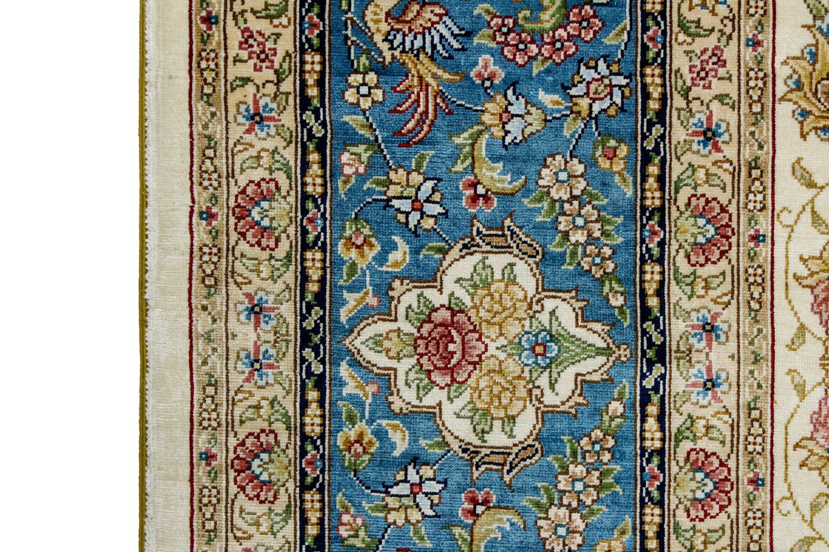 6x9 Ivory and Blue Turkish Silk Rug